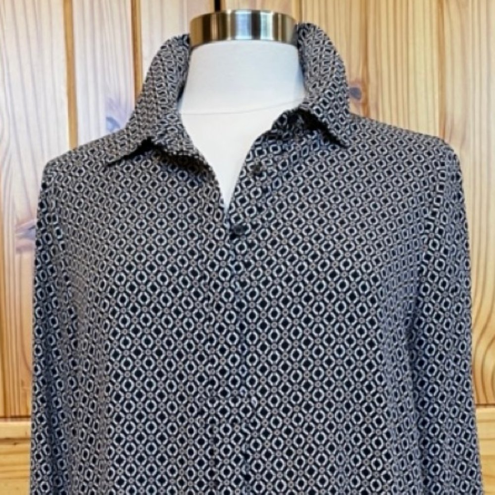 DLEIONE pullover satiny feeling blouse. Sz L.